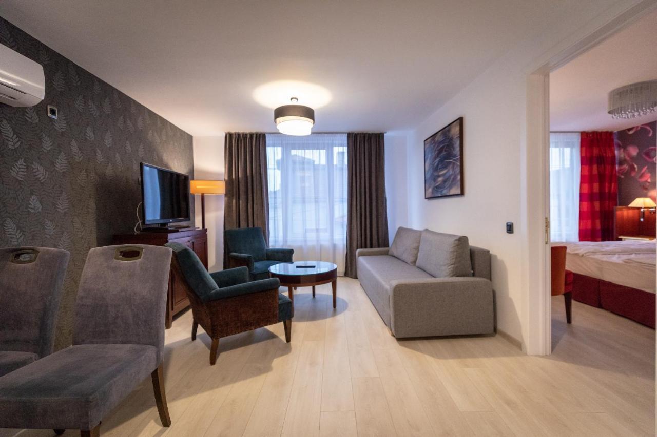 Derby Apart Hotel Алба Юлия Екстериор снимка
