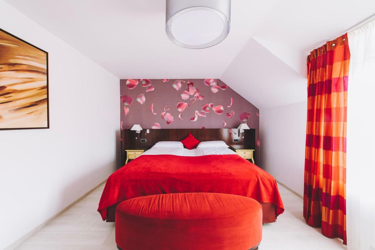 Derby Apart Hotel Алба Юлия Екстериор снимка