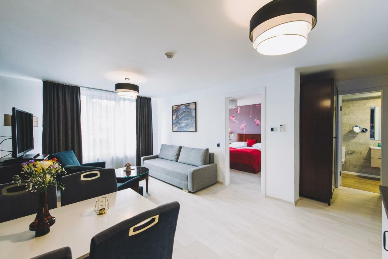 Derby Apart Hotel Алба Юлия Екстериор снимка