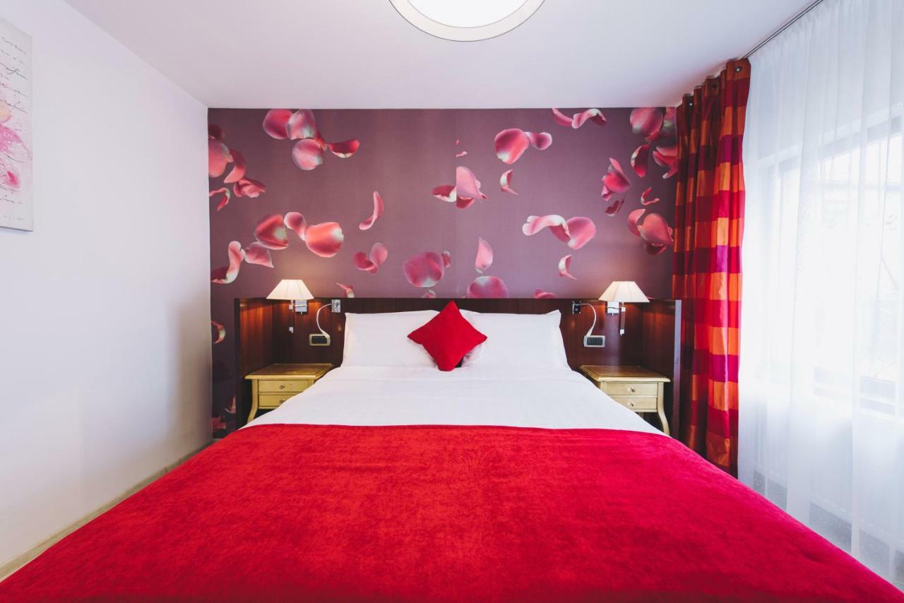 Derby Apart Hotel Алба Юлия Екстериор снимка