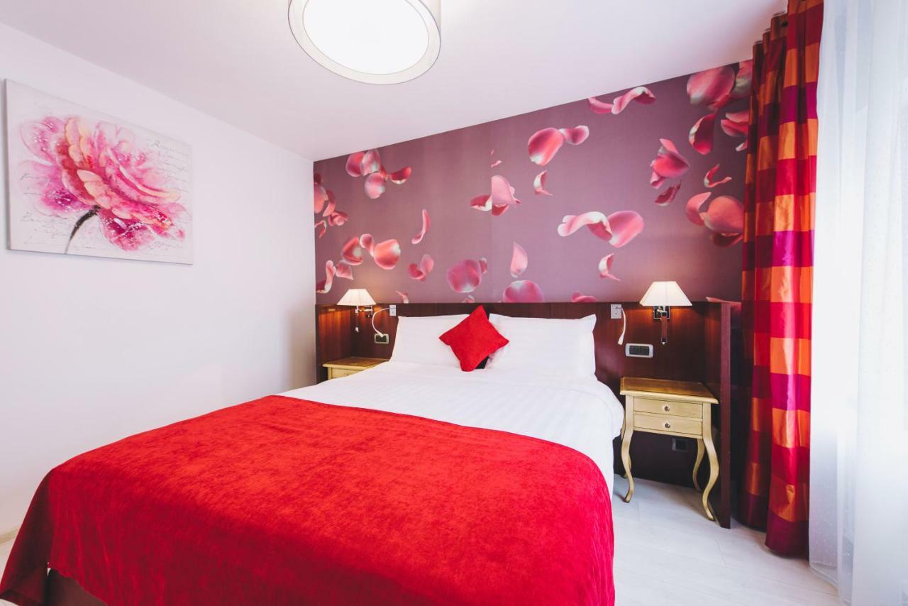 Derby Apart Hotel Алба Юлия Екстериор снимка