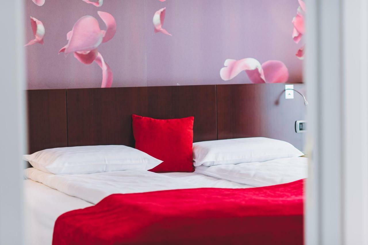 Derby Apart Hotel Алба Юлия Екстериор снимка